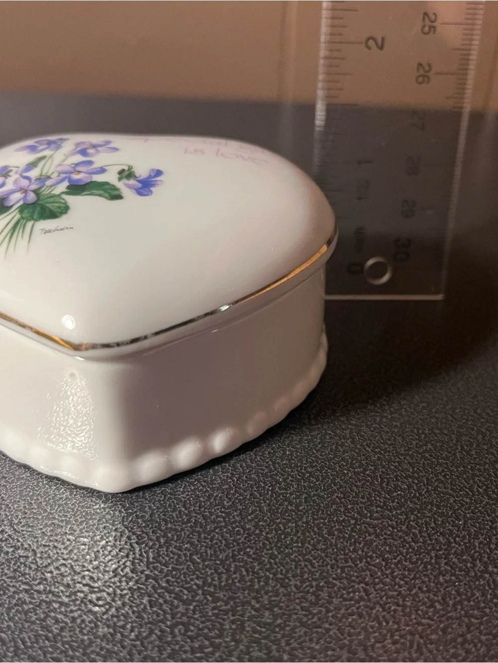 1980’s Designers Collection Grandmother Trinket Keepsake Heart Box w/ Lid